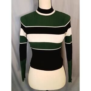 Forever 21: green and black pullover sweater